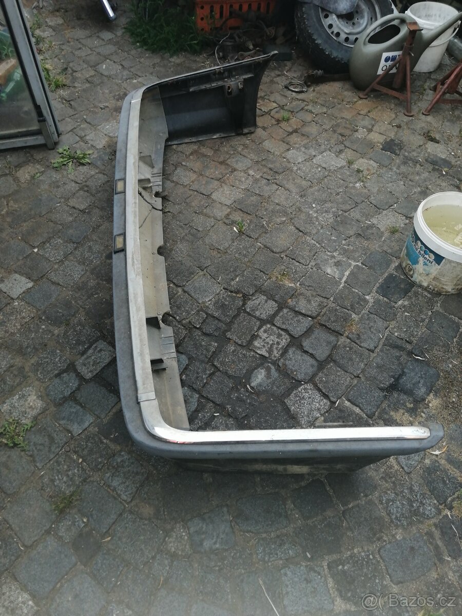 Renault 25 zadní nárazník