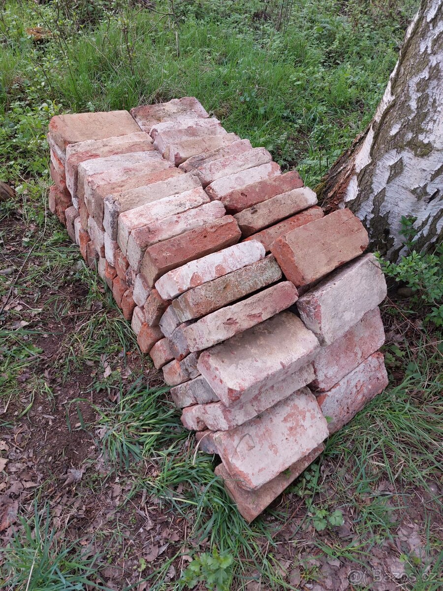 STARÉ CIHLY