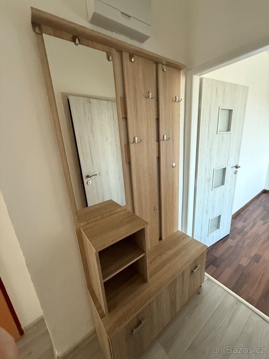 Předsíňová stěna