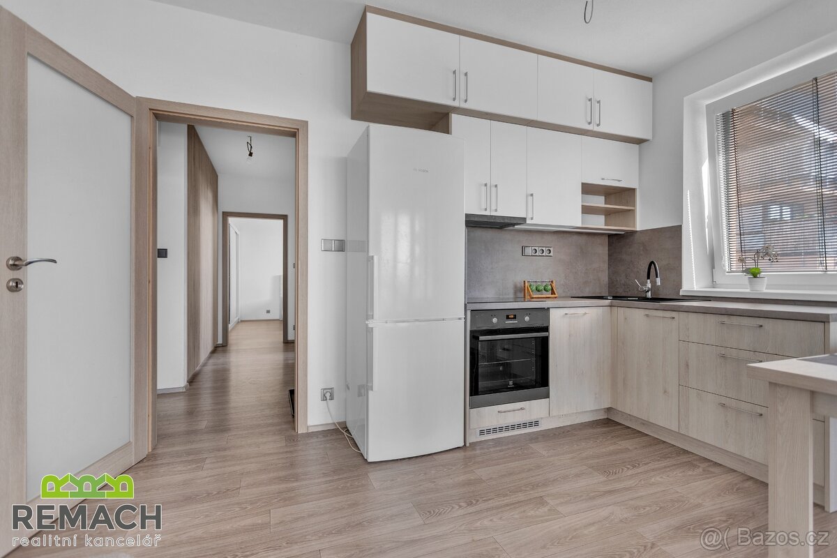 Pronájem, byt 2+kk + parkovací stání, 52 m2, Uherské Hradišt