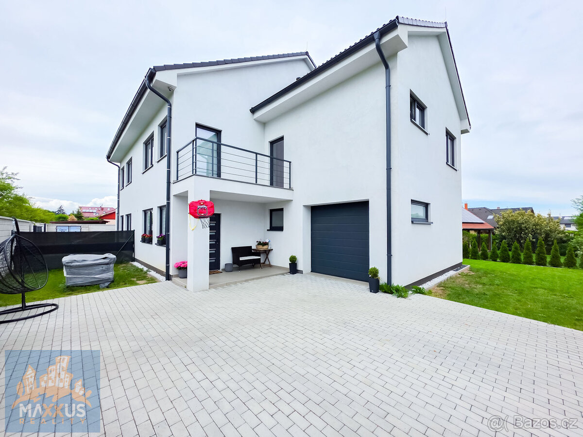 Pronájem novostavby RD 4+1 (177 m2) s garáží a pozemkem 370