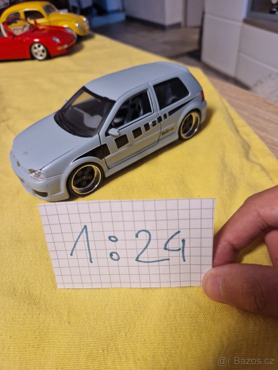 Auto model 1:18
