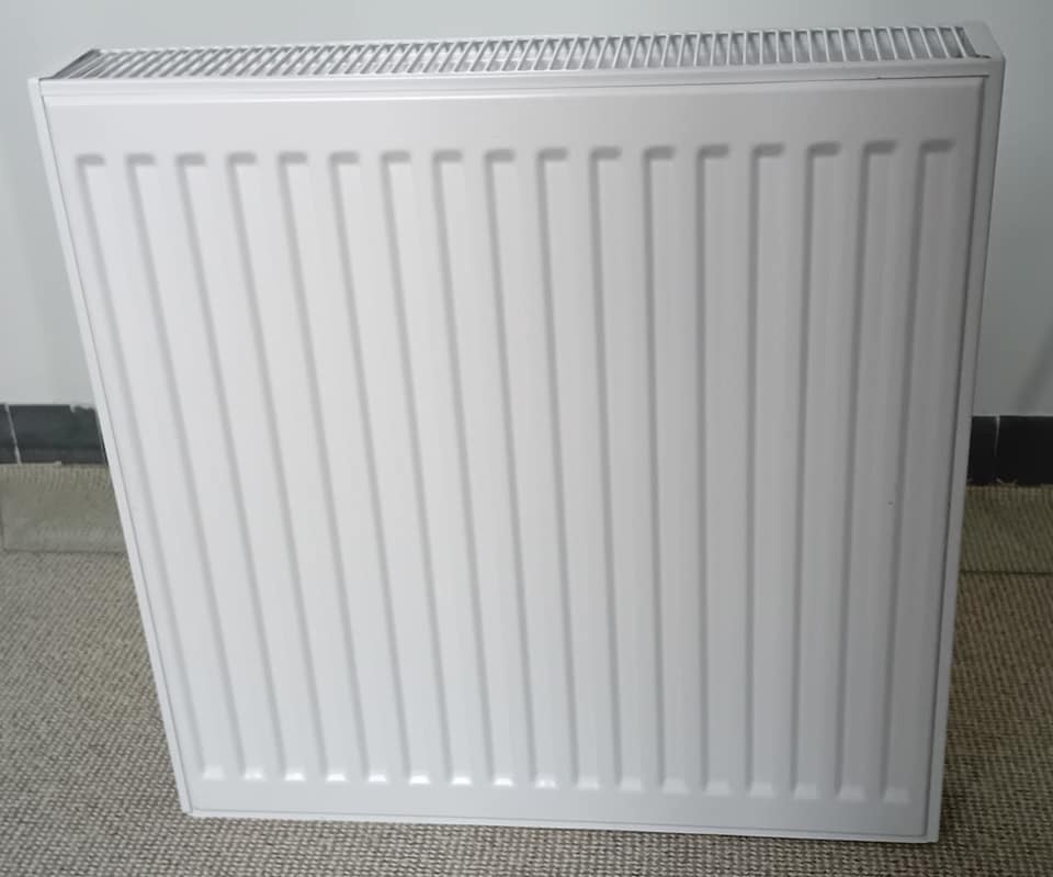 Prodám radiator 60x60x10 zánovní