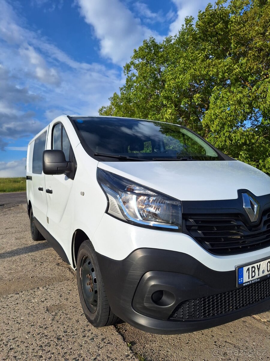 Renault Trafic 6-místný