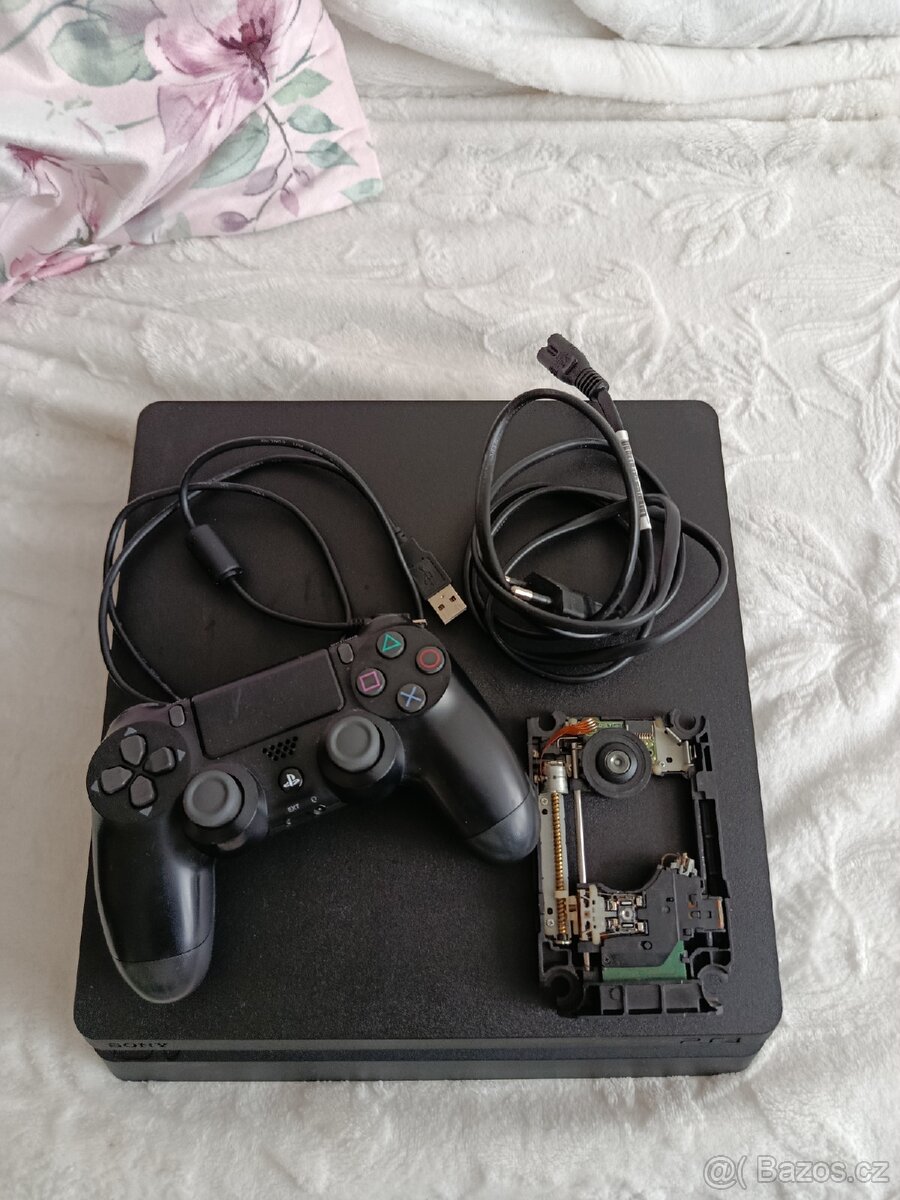 PS4 Slim 500gb. Čti popisek