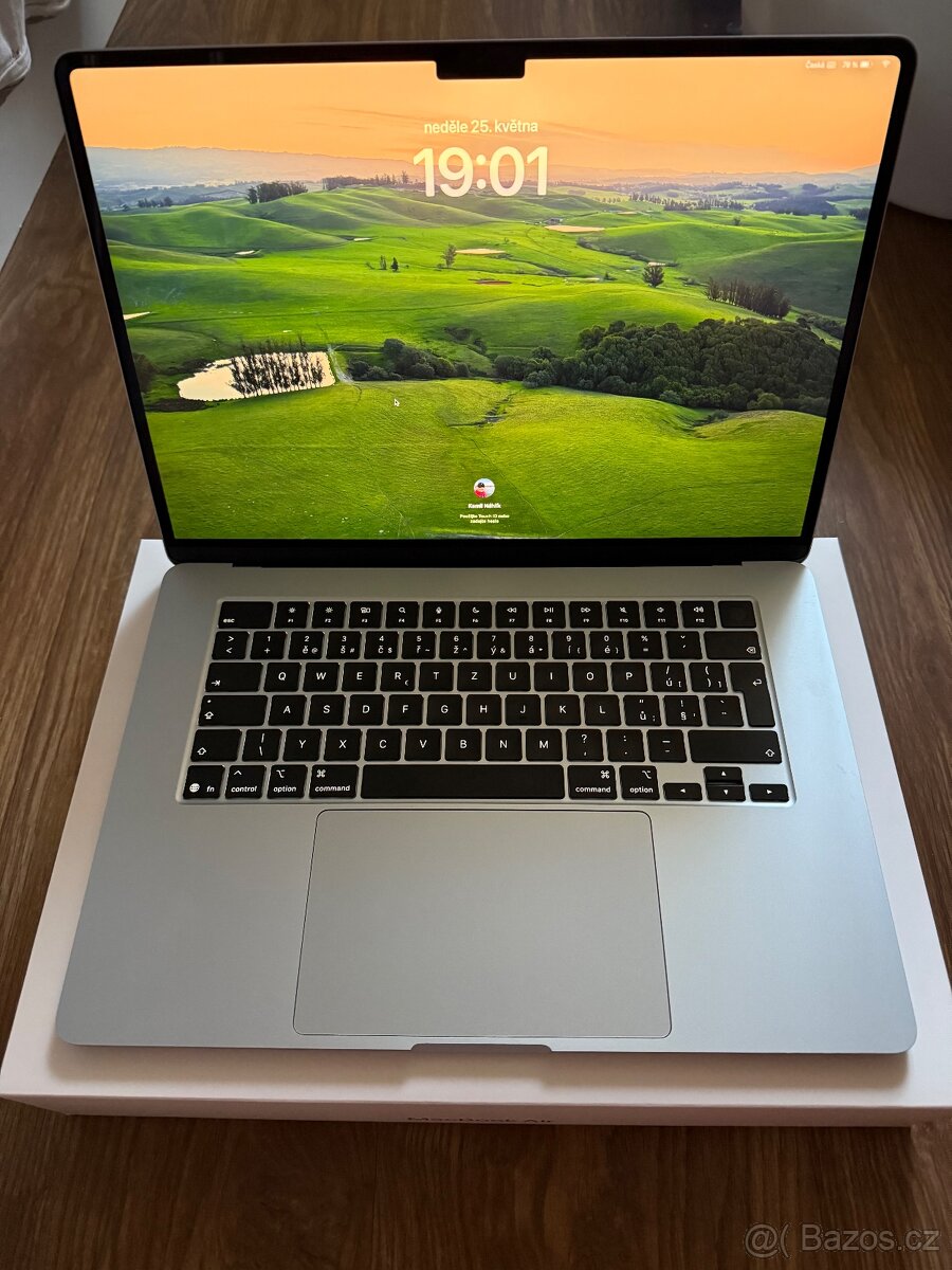 MacBook Air 15" M4 CZ 2025 Blankytně Modrý
