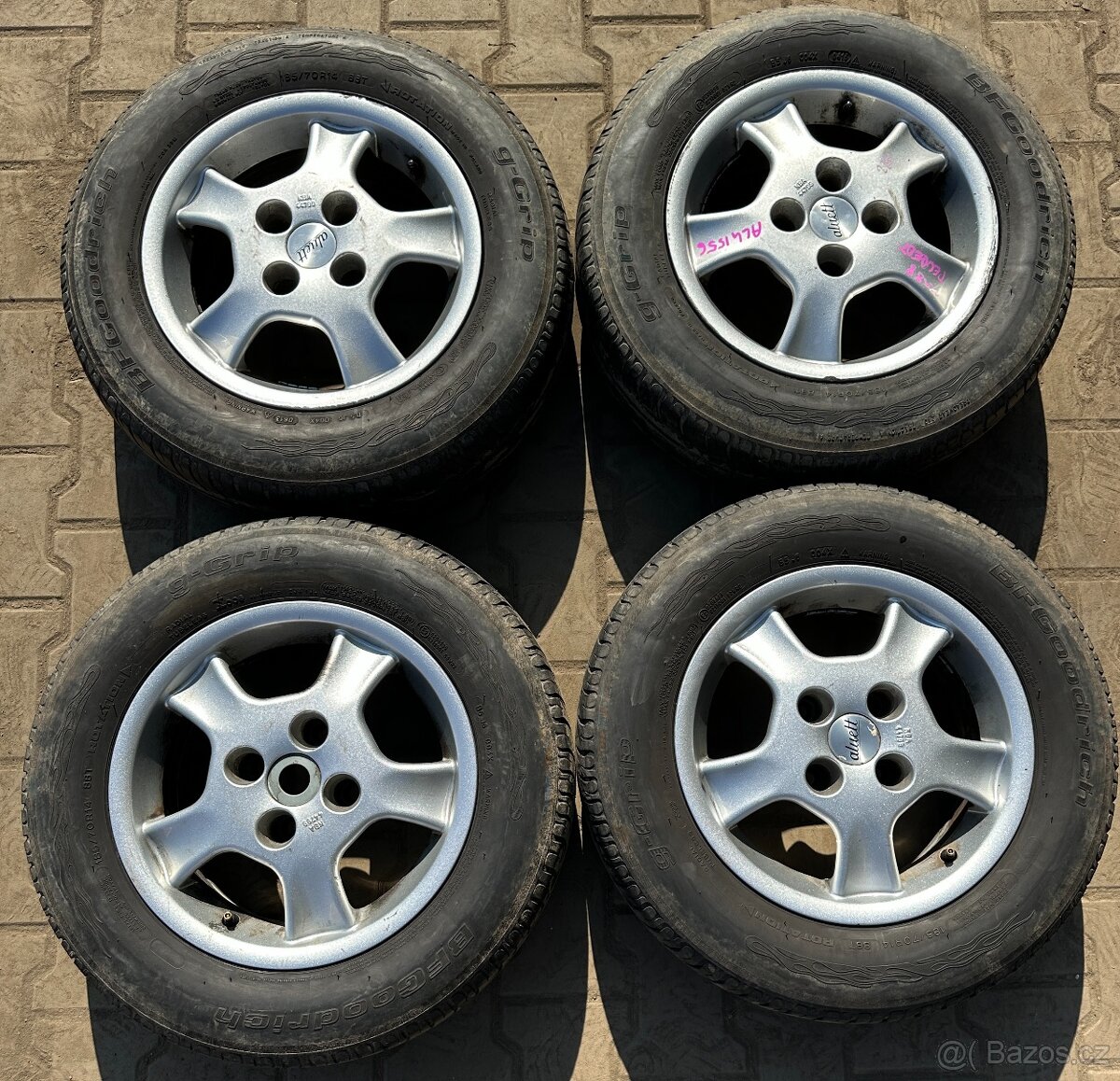 Prodám ALU kola Peugeot č. 1556