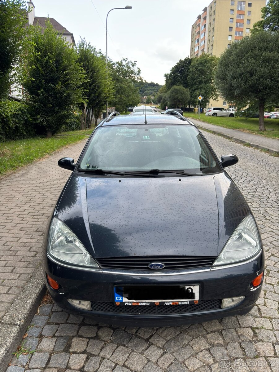 Ford Focus kombi mk1 Ghia 74kw Zetec 1.6 rv.2001
