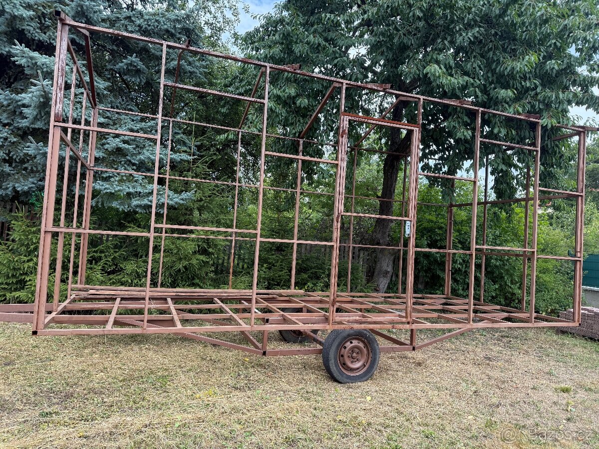Prodám železnou konstrukci na zahradní domek