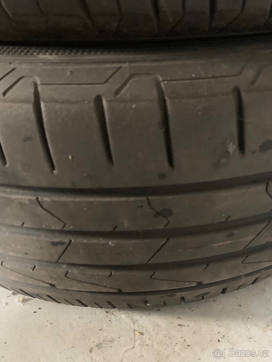 Pneu 215/55r17