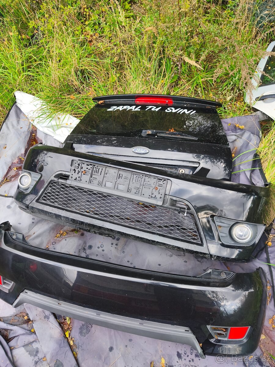Ford fiesta st nárazníky a zadní vrata se striškou
