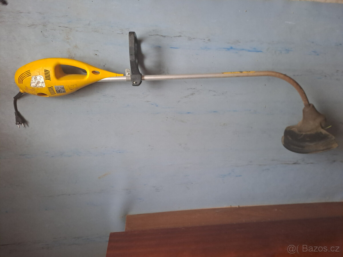 KŘOVINOŘEZ-STRUNOVÝ