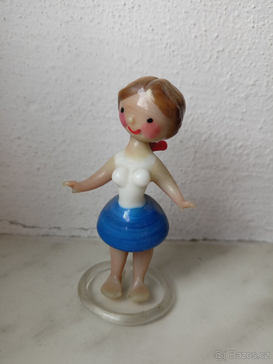 Skleněná figurka Panna