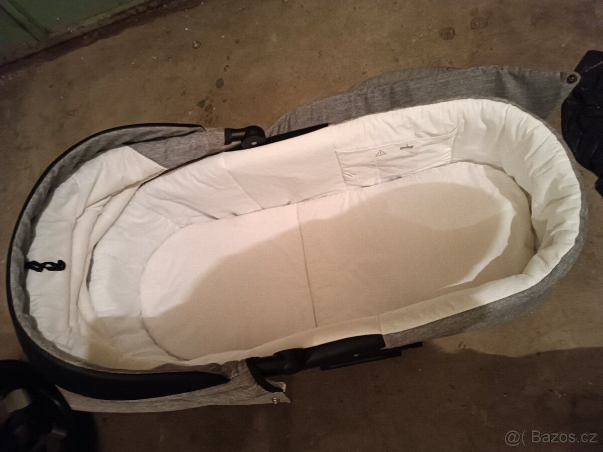 Kočárek Dorjan creativo