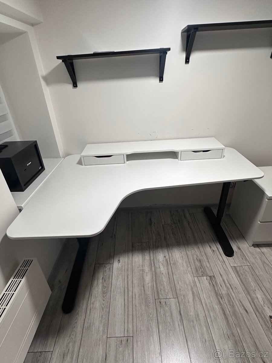 Stůl BEKANT Levý rohový