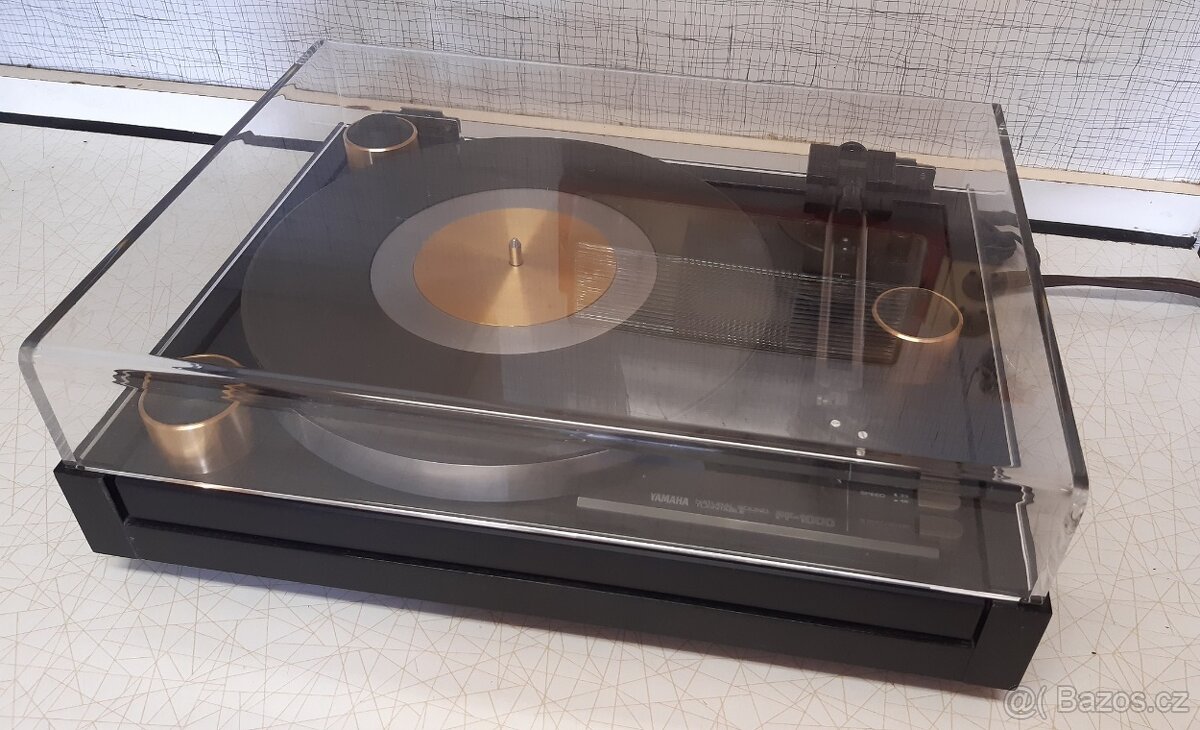 Gramofon YAMAHA PF-1000