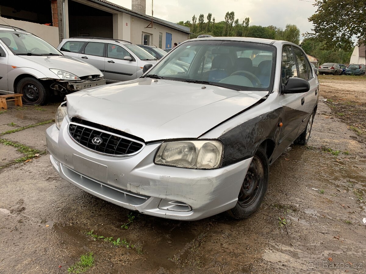 Hyundai Accent jako celek na ND