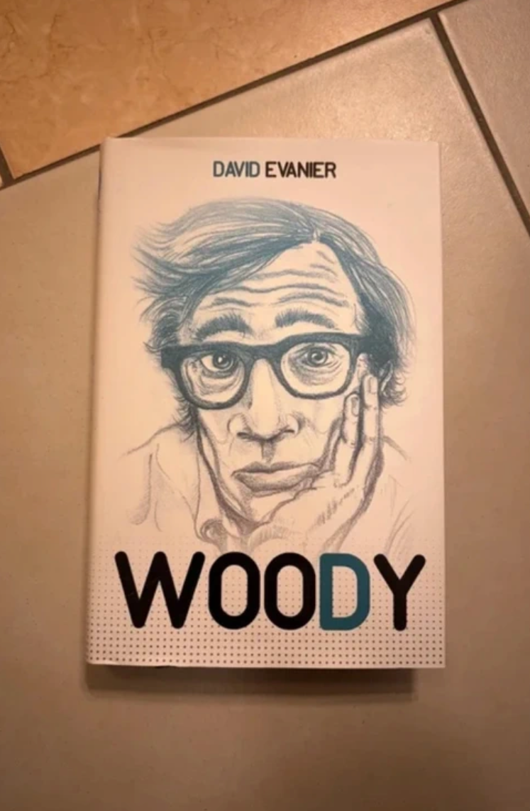 WOODY, kniha