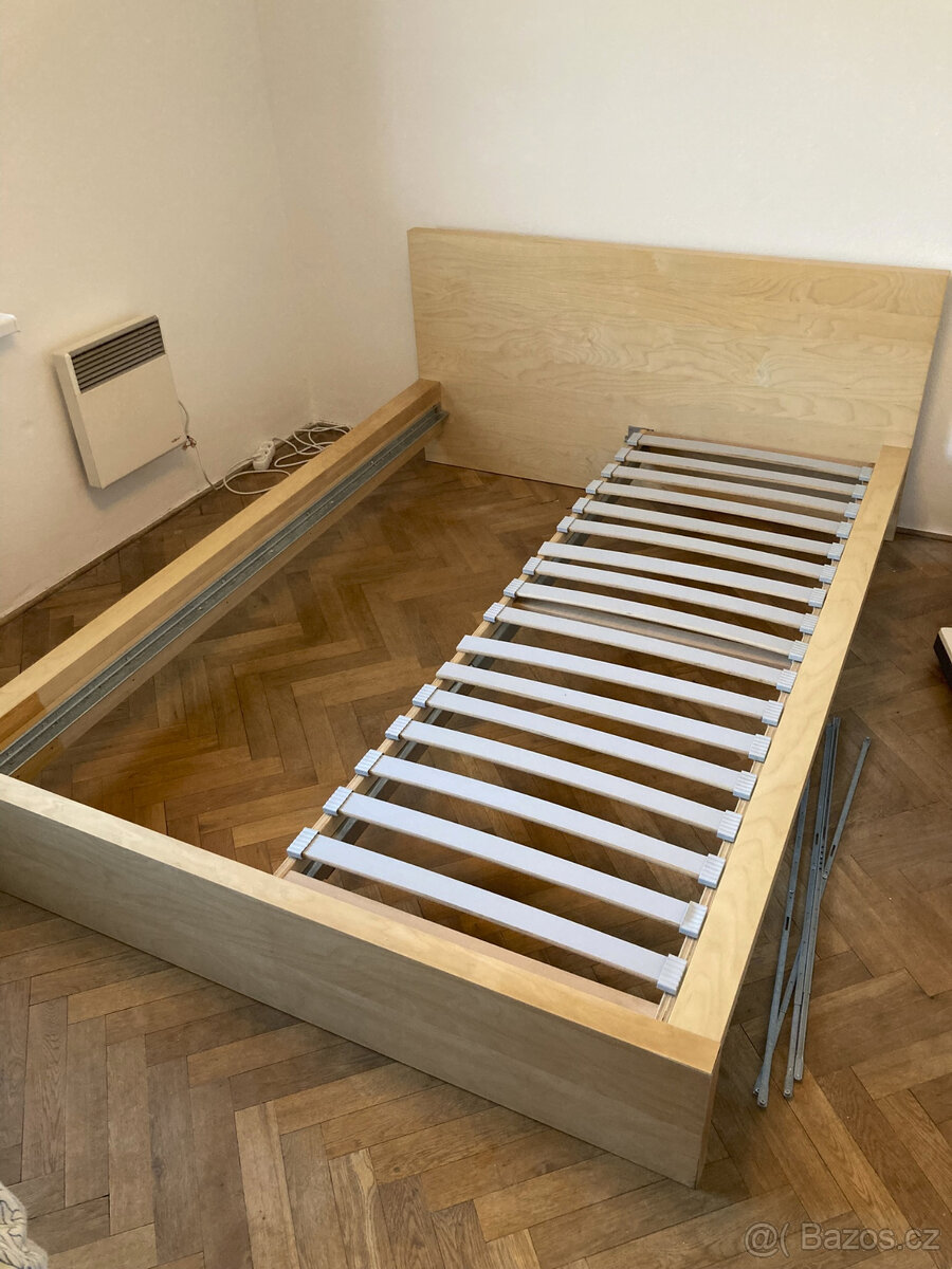 Postel Ikea MALM 140 cm + jeden rošt