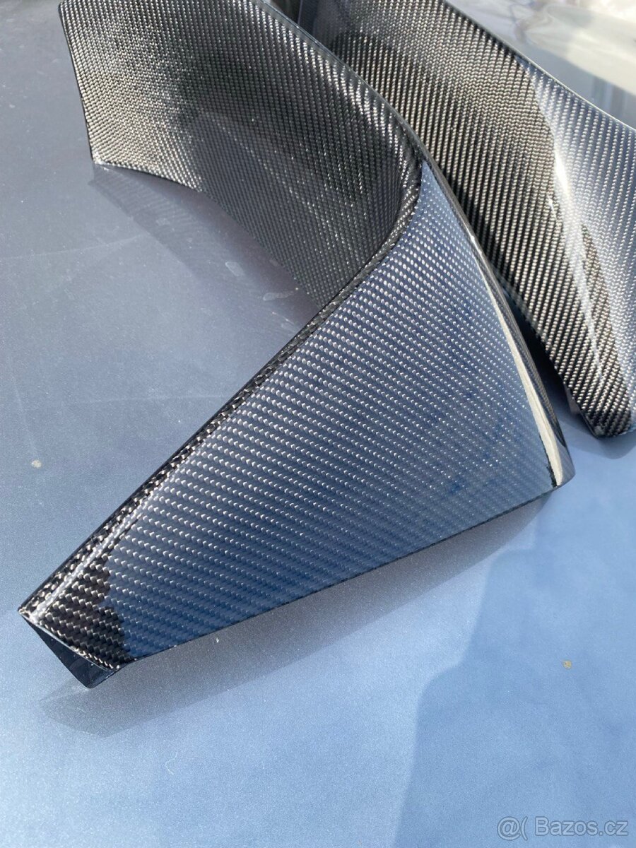 Karbonový splitter pro nárazník BMW