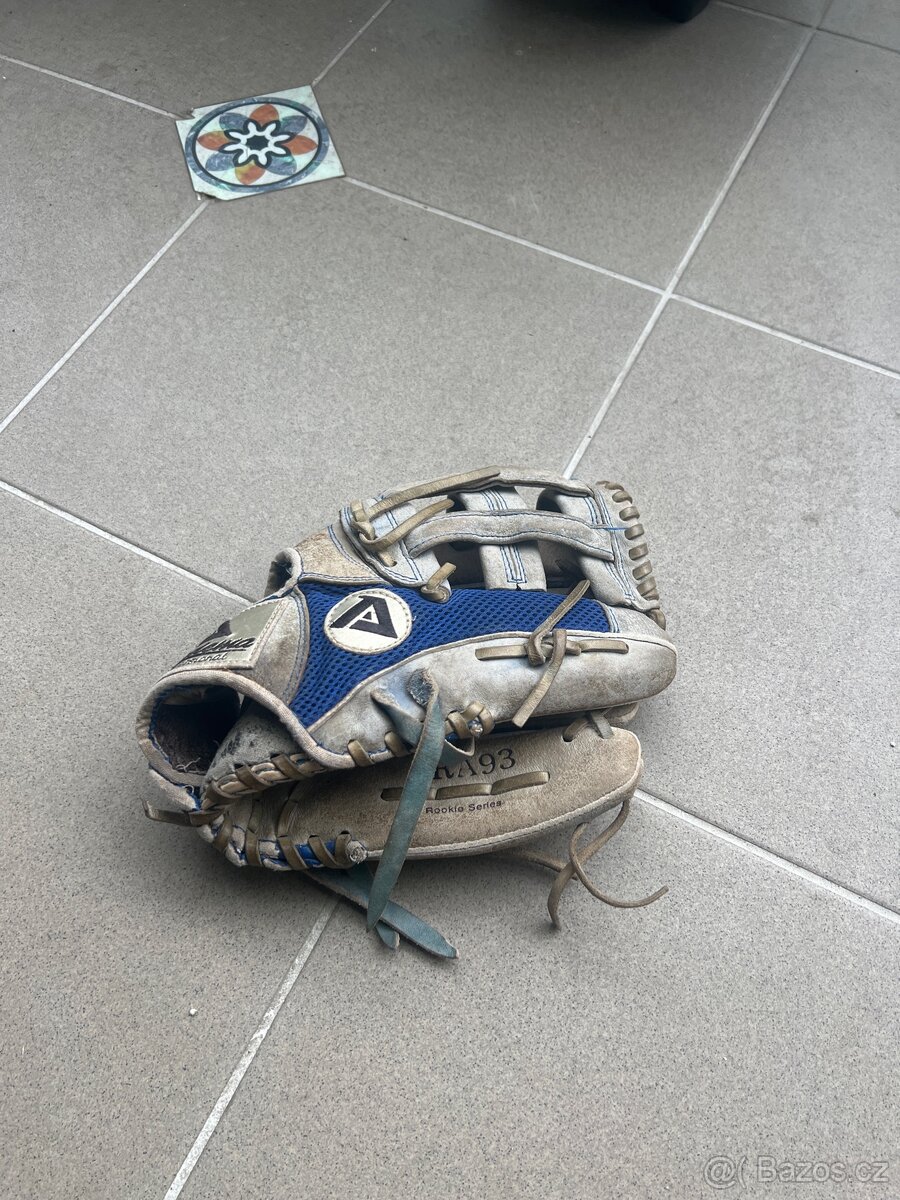 Baseballová rukavice 11 palců
