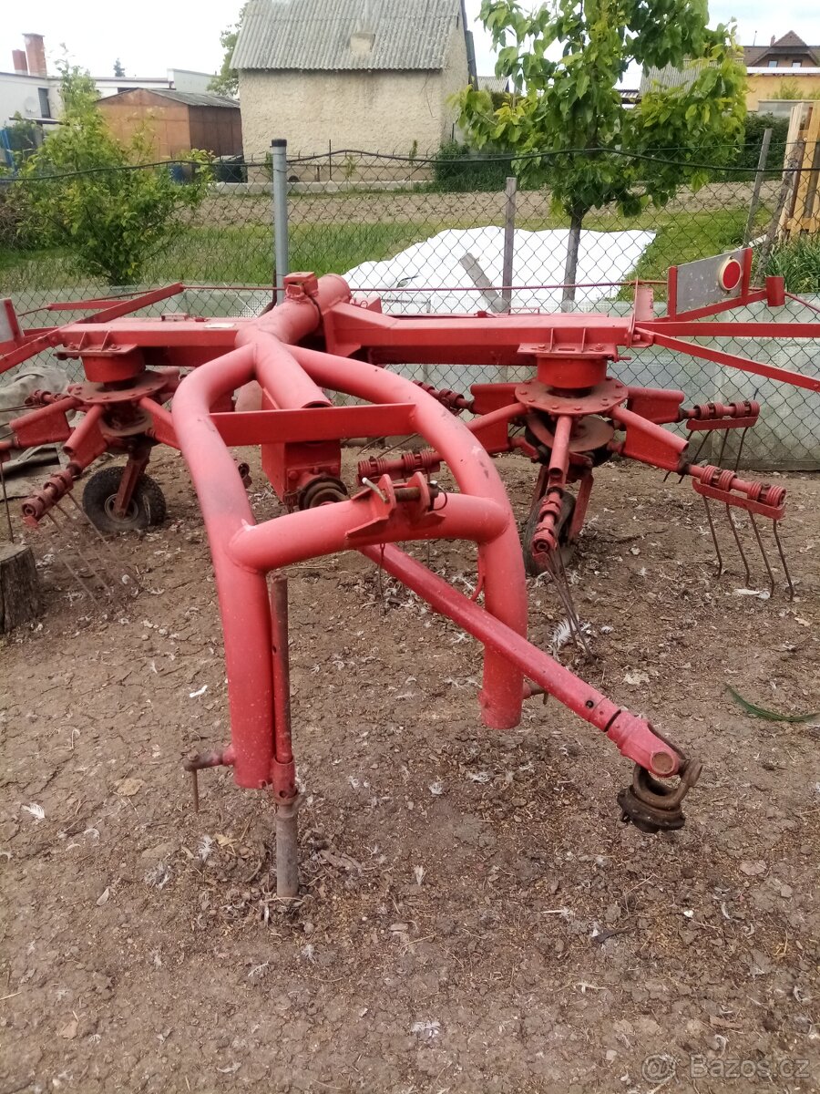 Nahrabovak na seno