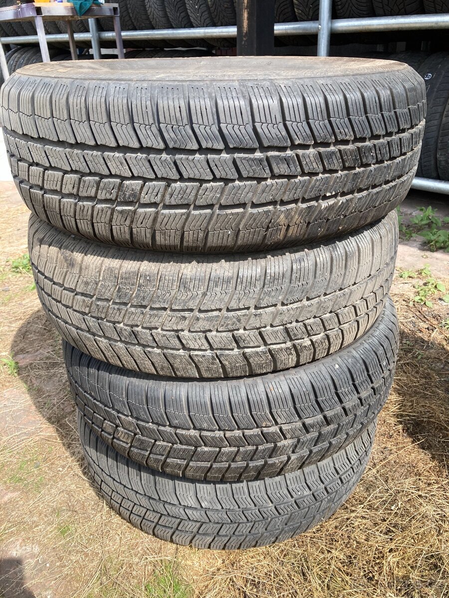 Č.40 Barum 195/65 R15 91T zimní 4ks