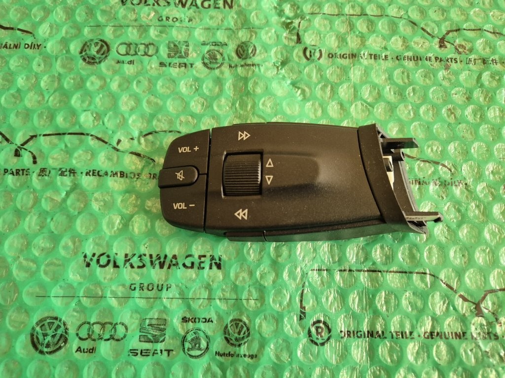 Škoda Fabia II spínač dálkového ovládání rádia