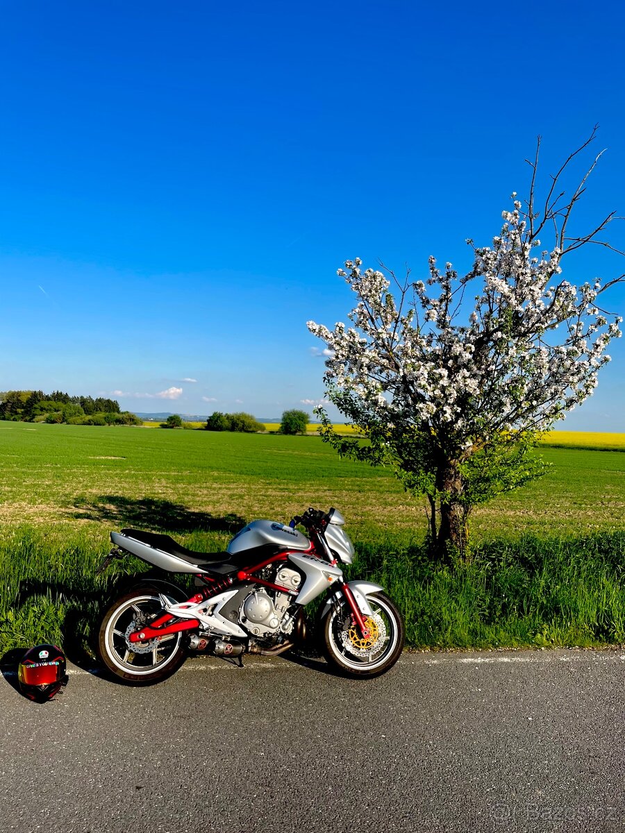 Kawasaki ER6-n