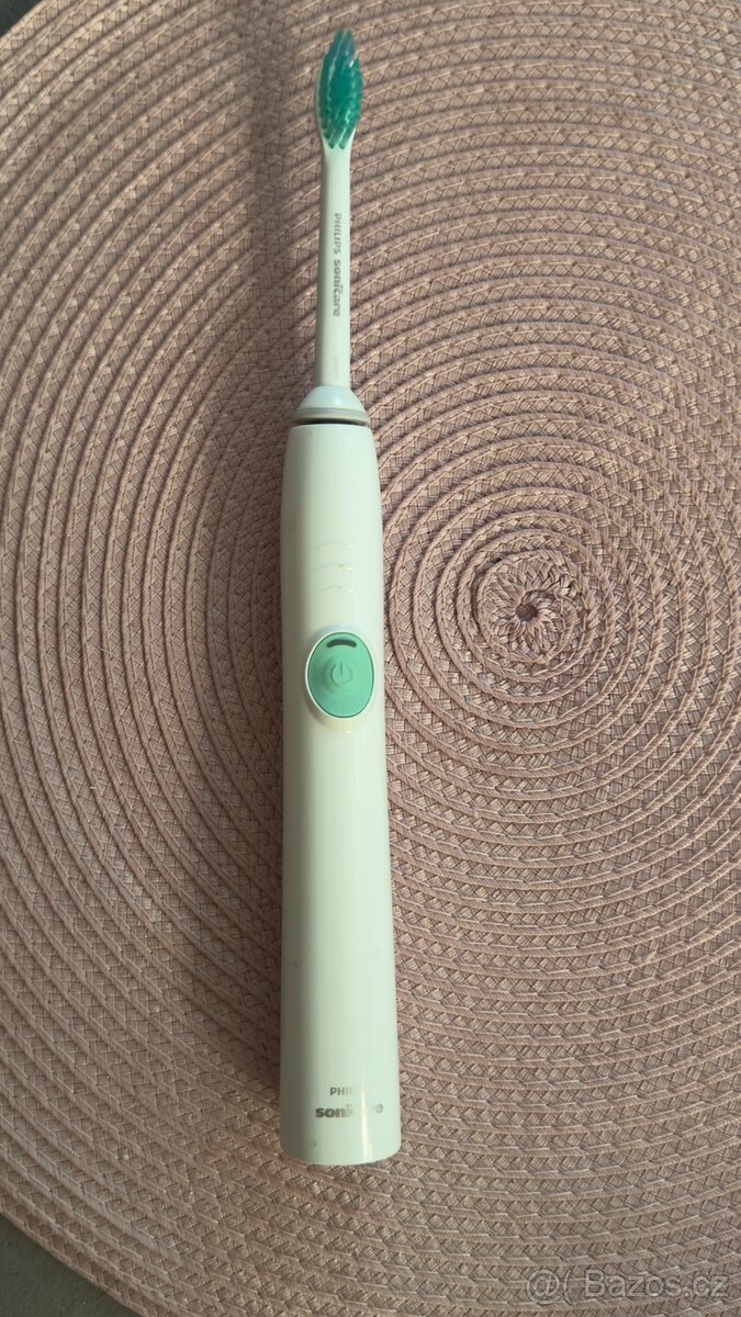 Philips Sonicare kartáček.Cena 700Kč