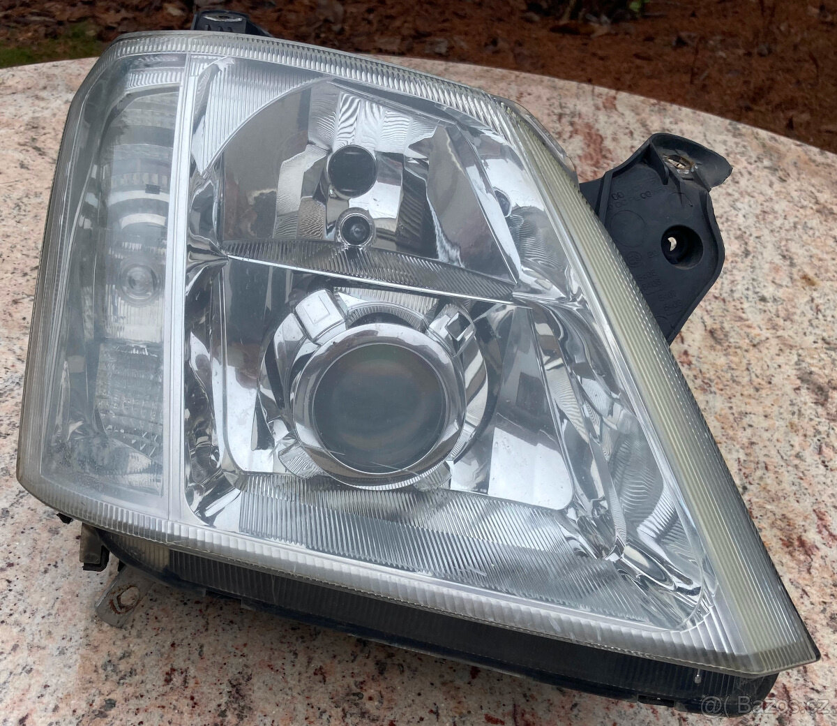 Pravý xenon Opel Meriva 1.8 16V