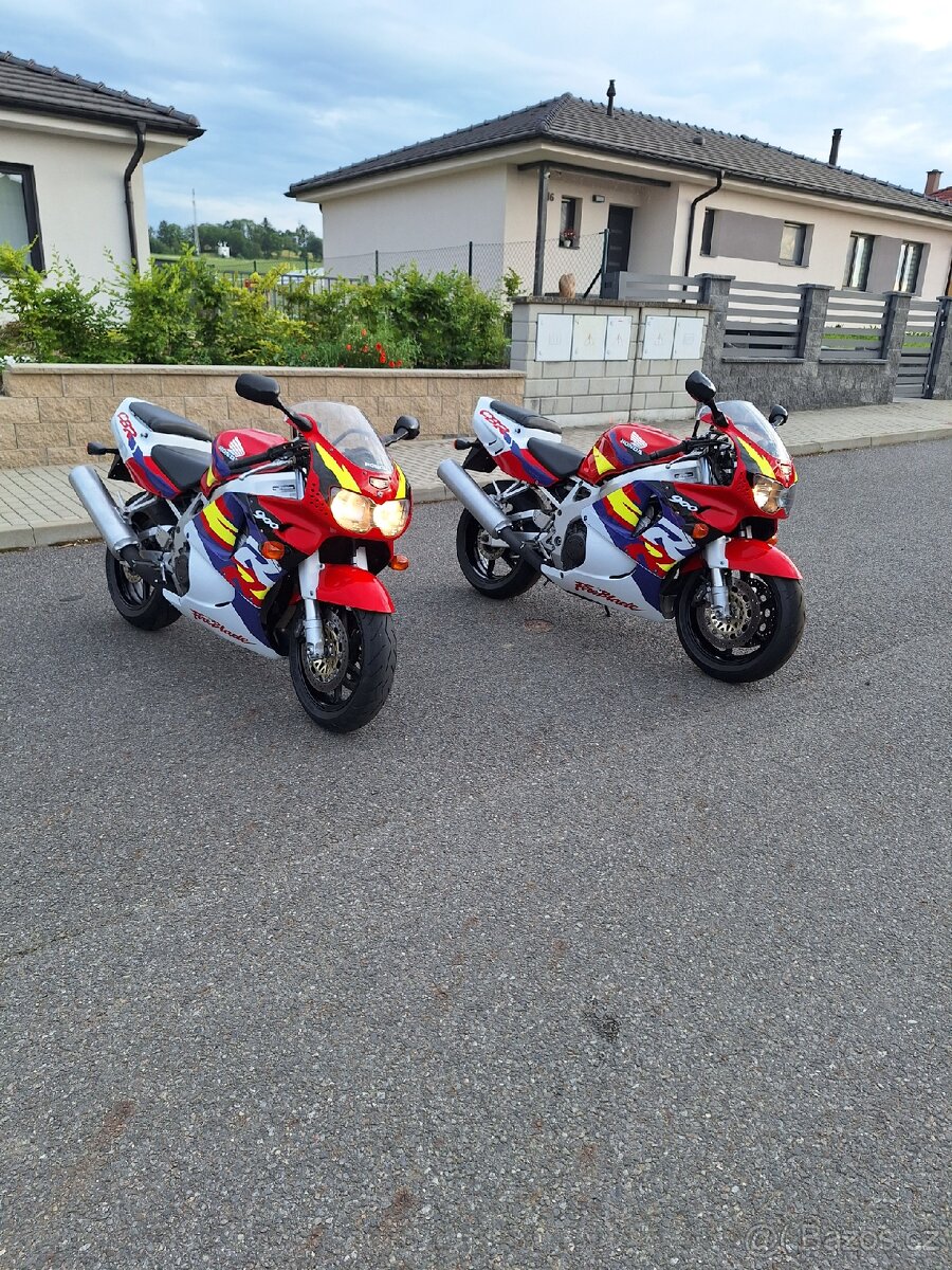 Honda cbr 900rr