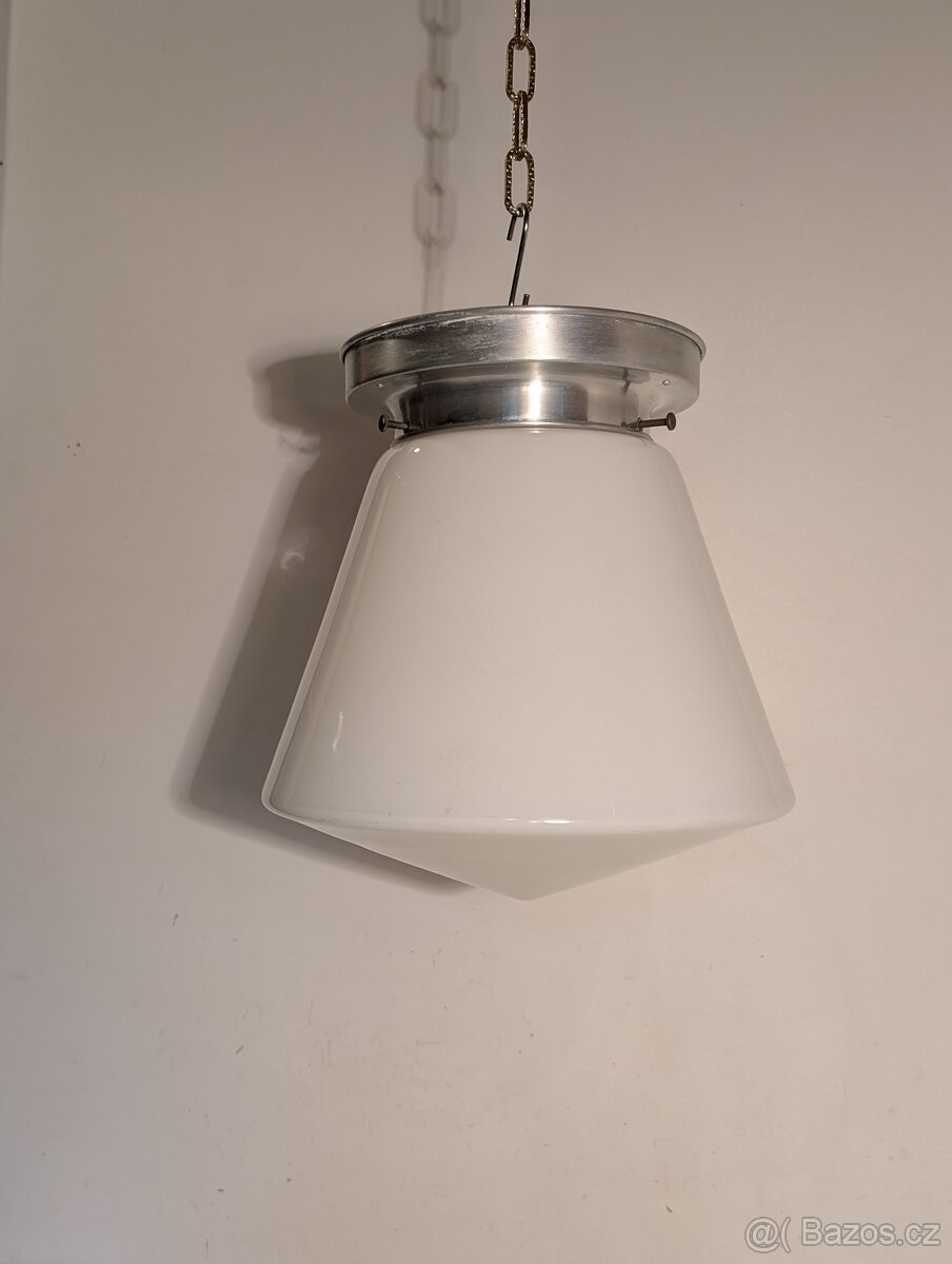Art Deco stropnice, pěkný lustr