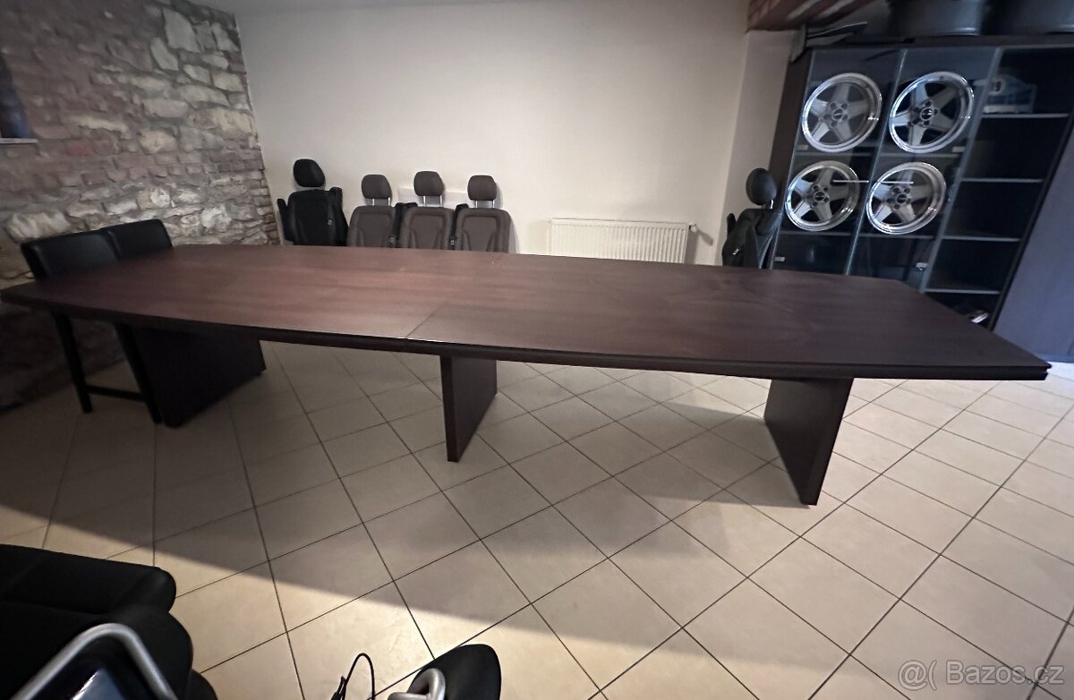 kancelářský konferenční stůl MDD Status