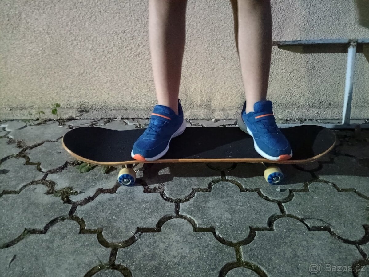 Skateboard
