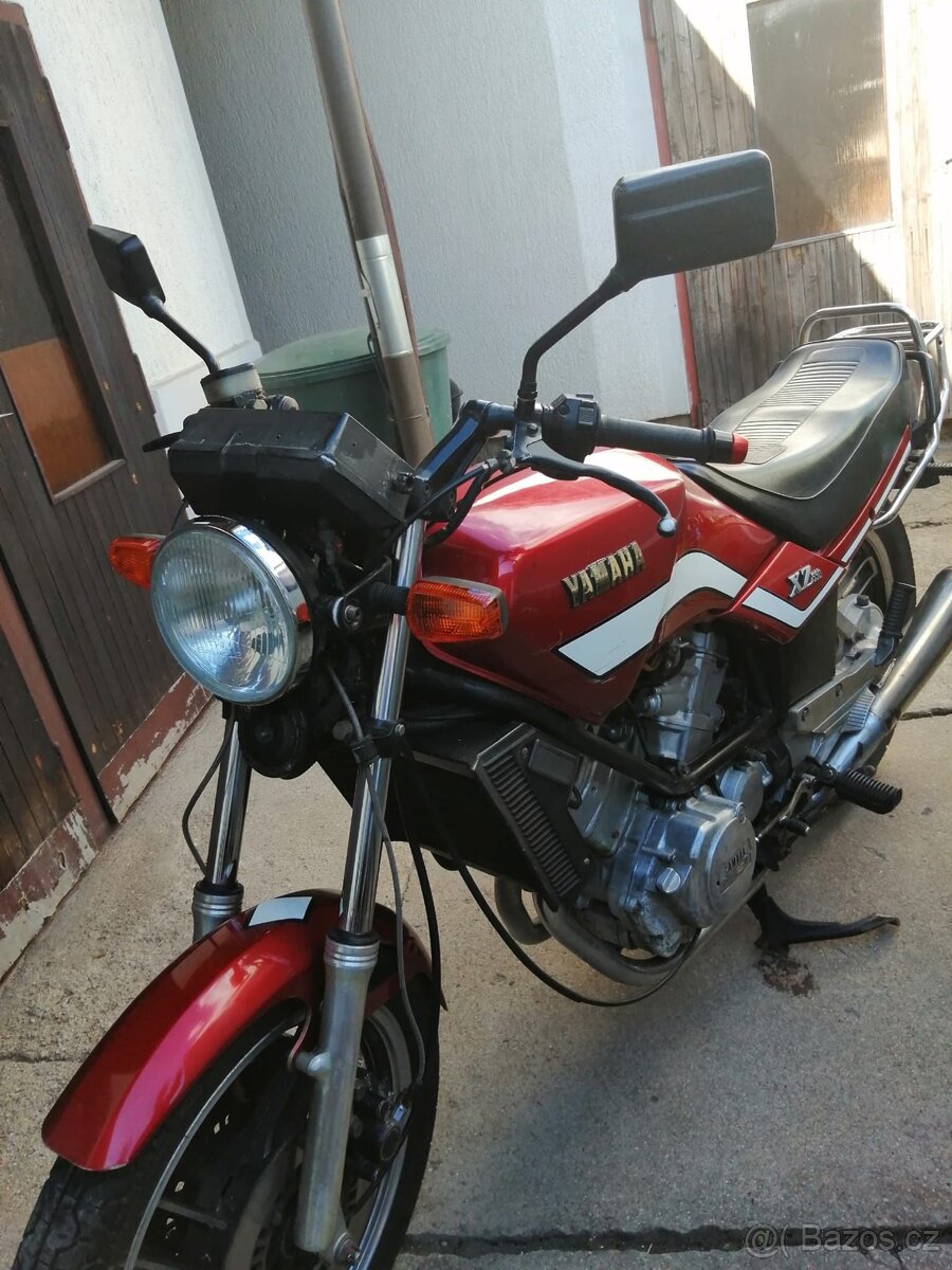 Yamaha XZ 550