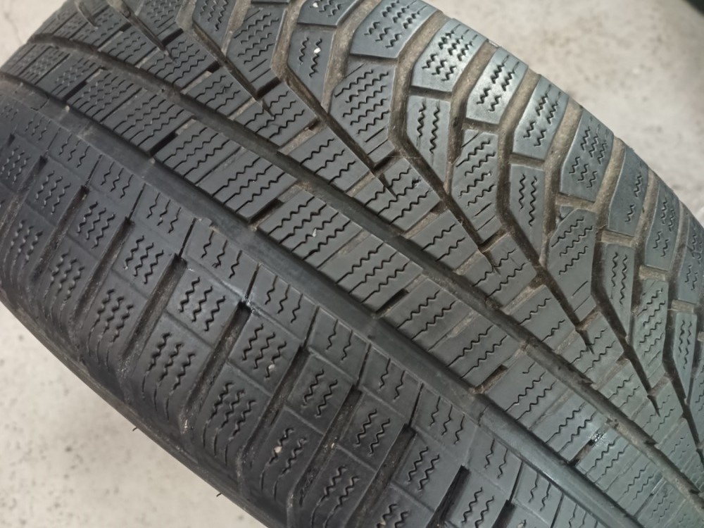 225/55 R17 HANKOOK (2119).