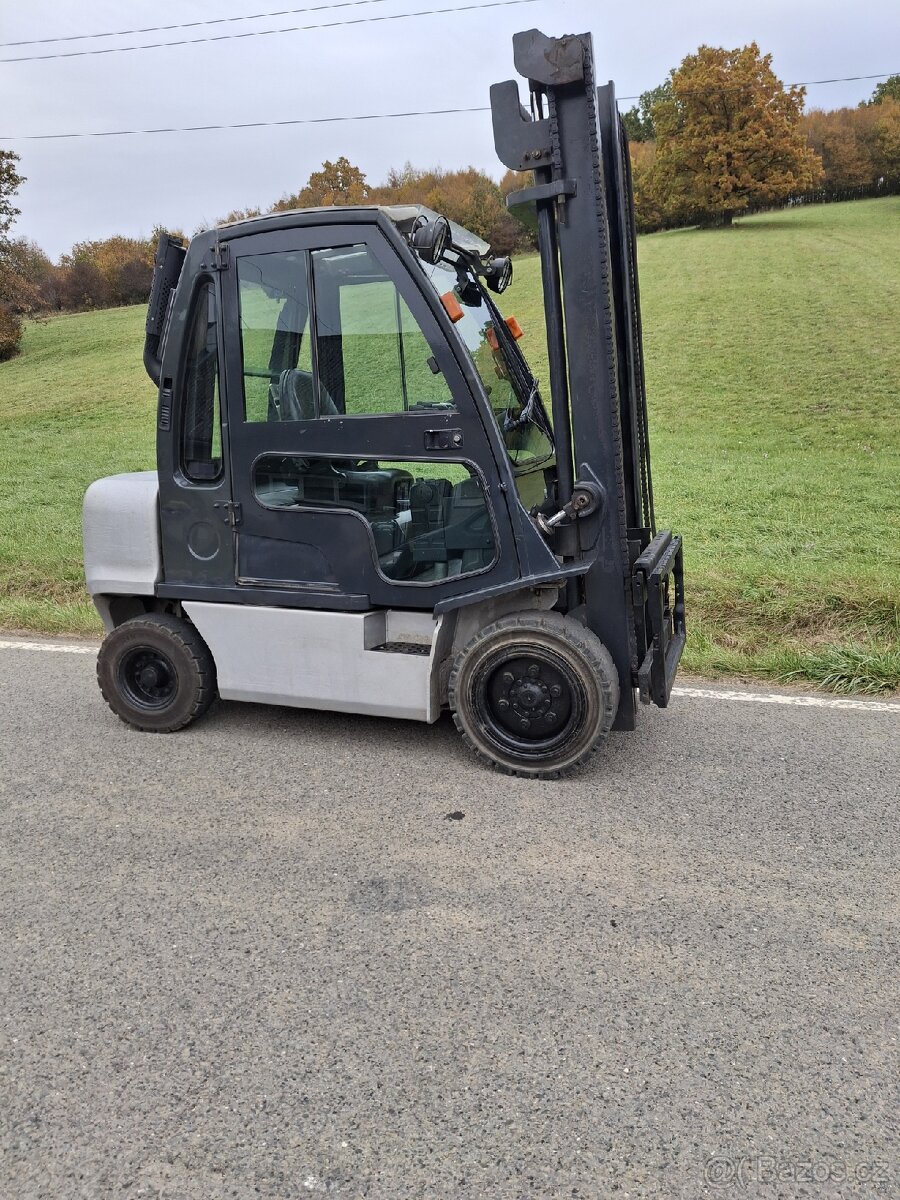 Prodám vzv NISSAN FGD 02A 300.