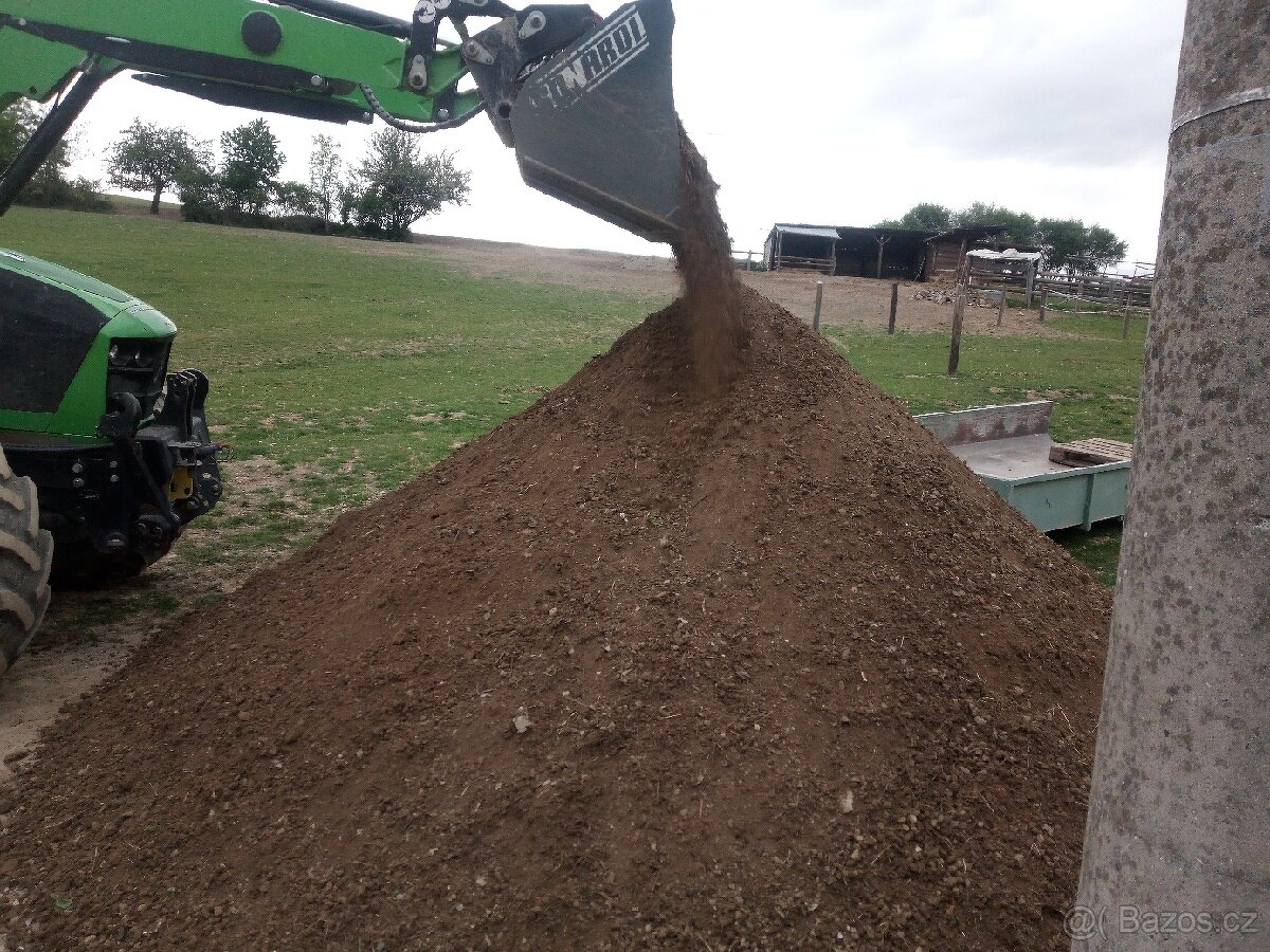 Tříděná zemina , kompost, reciklát