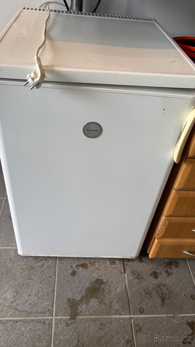 Prodám malou ledničku Elektrolux
