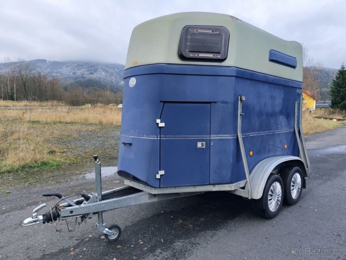 Přepravník na koně Böckmann se sedlovnou - celolaminátový