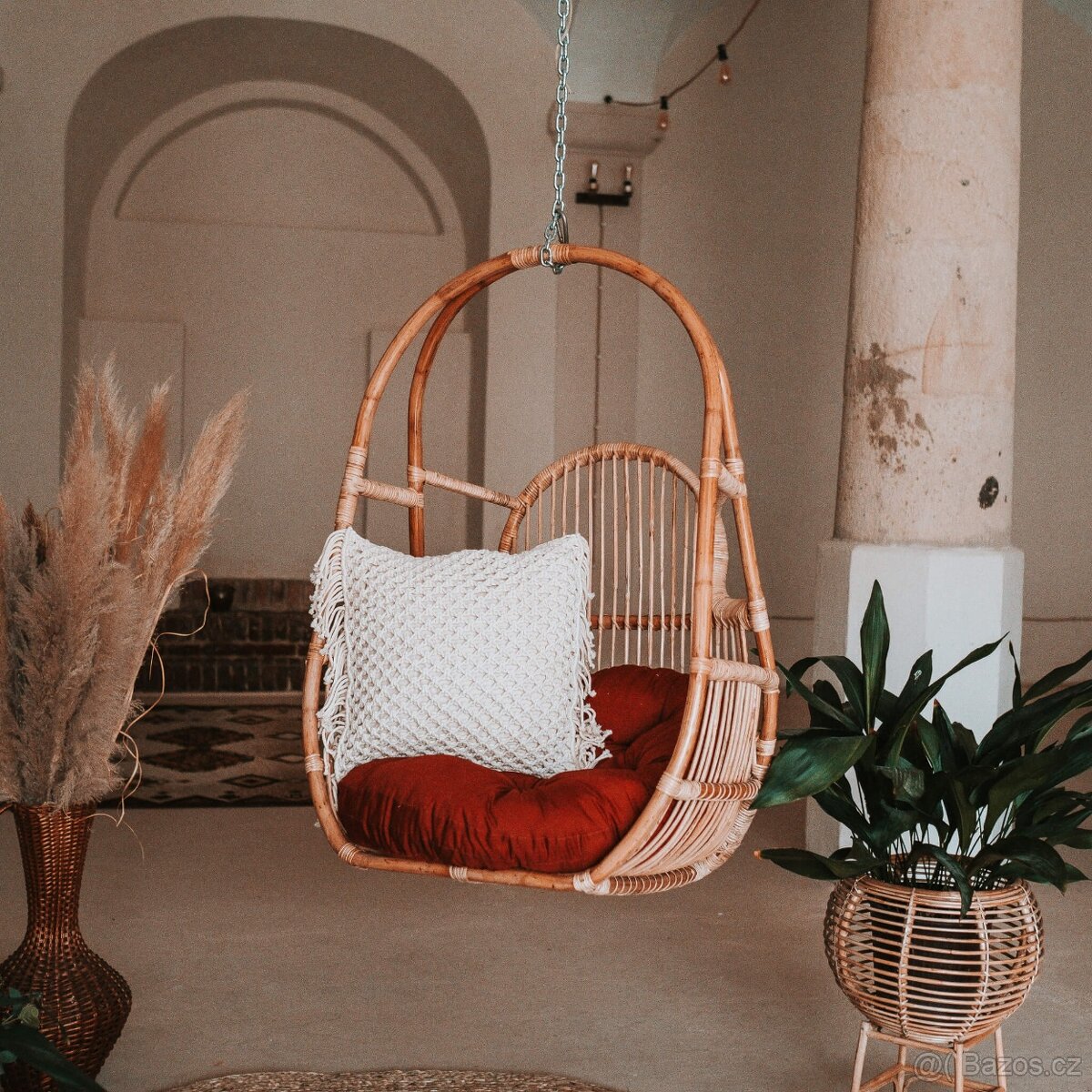 Ratanový nábytek, závěsné ratanové křeslo, ratanové police