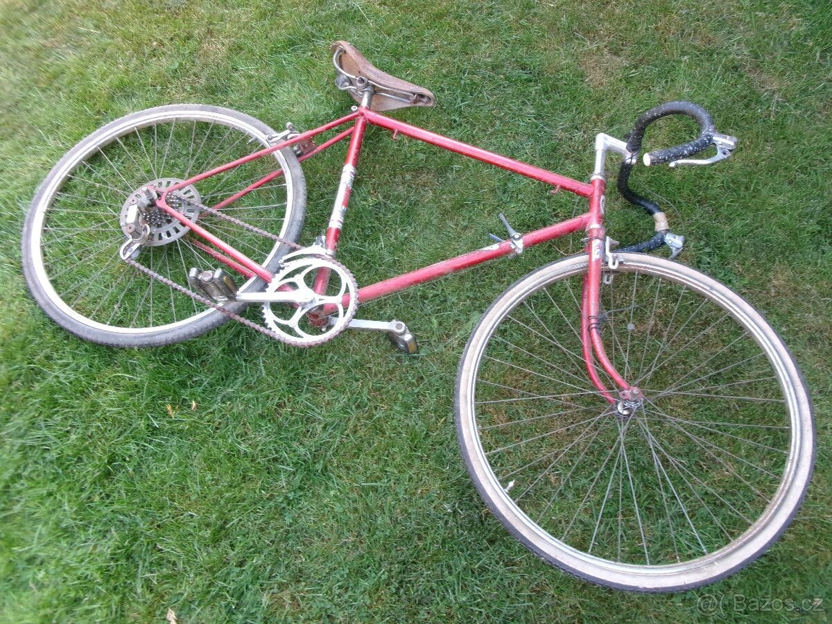 vyprodám jízdní kola z garáže: zn.Favorit a další, dětská, j