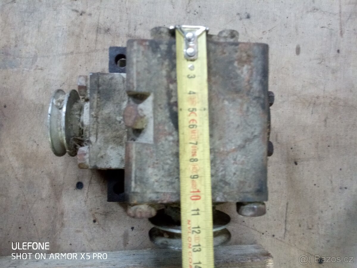 Úhlová převodovka