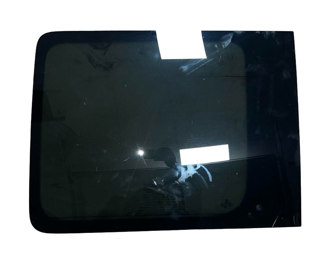 Levé zadní sklo VW Caddy 2 2k r.v. 2008 skříňový vůz