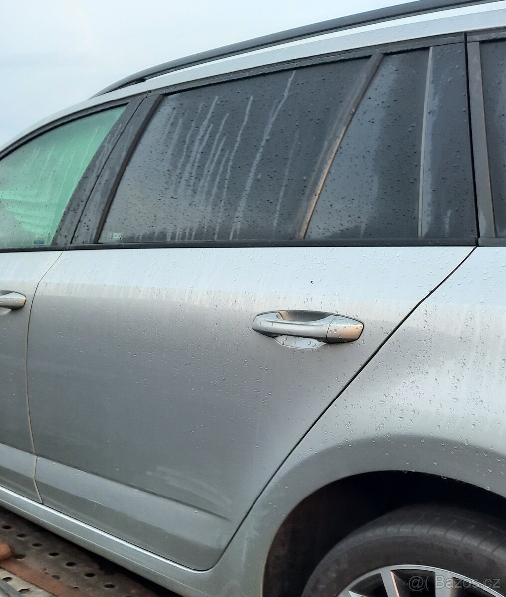 nd z škdoa octavia 3 2.0tdi 110kw stříbrná bílá modrá sahara