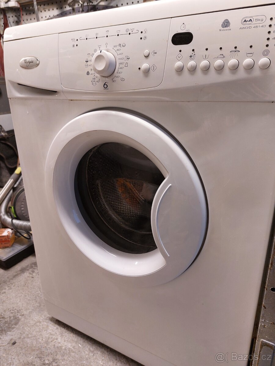 Pračka Whirlpool