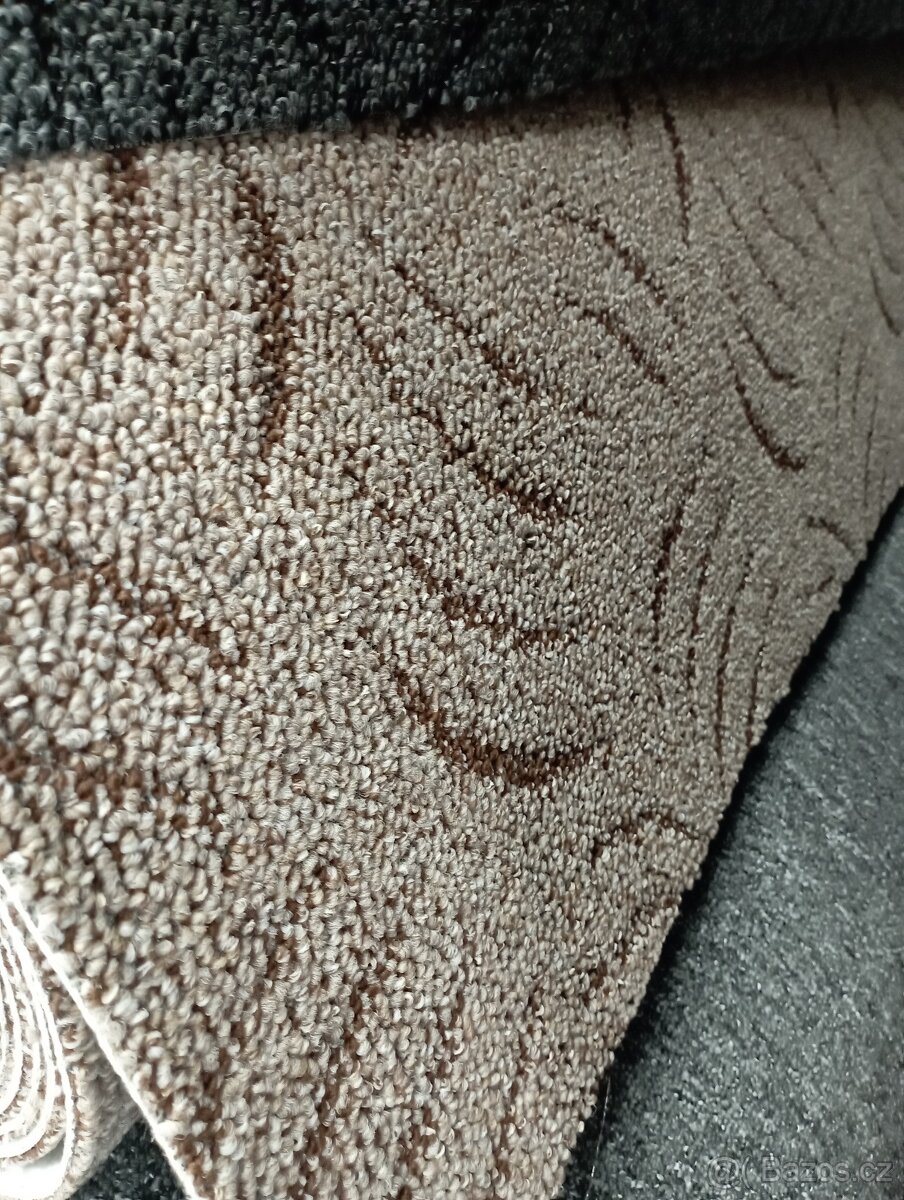 metrážový koberec