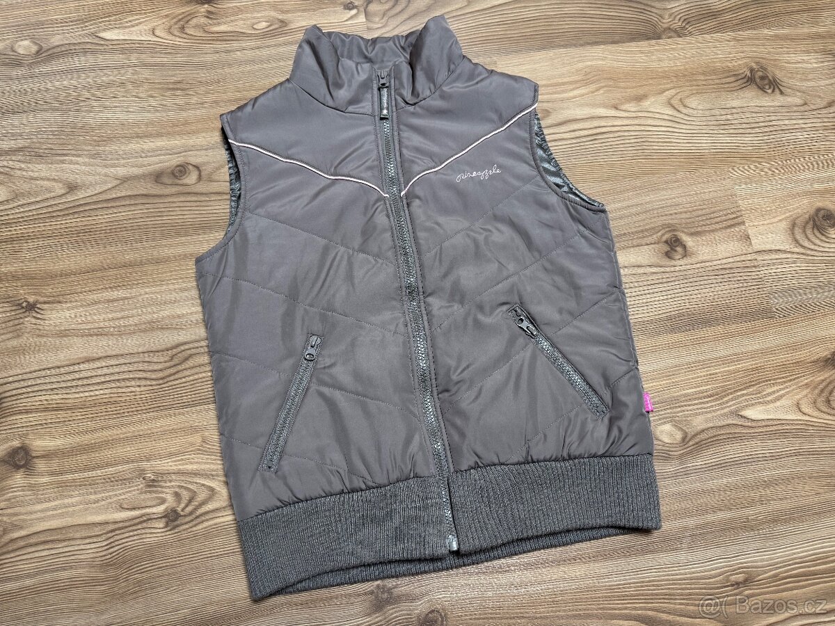 Pěkná dámská vesta