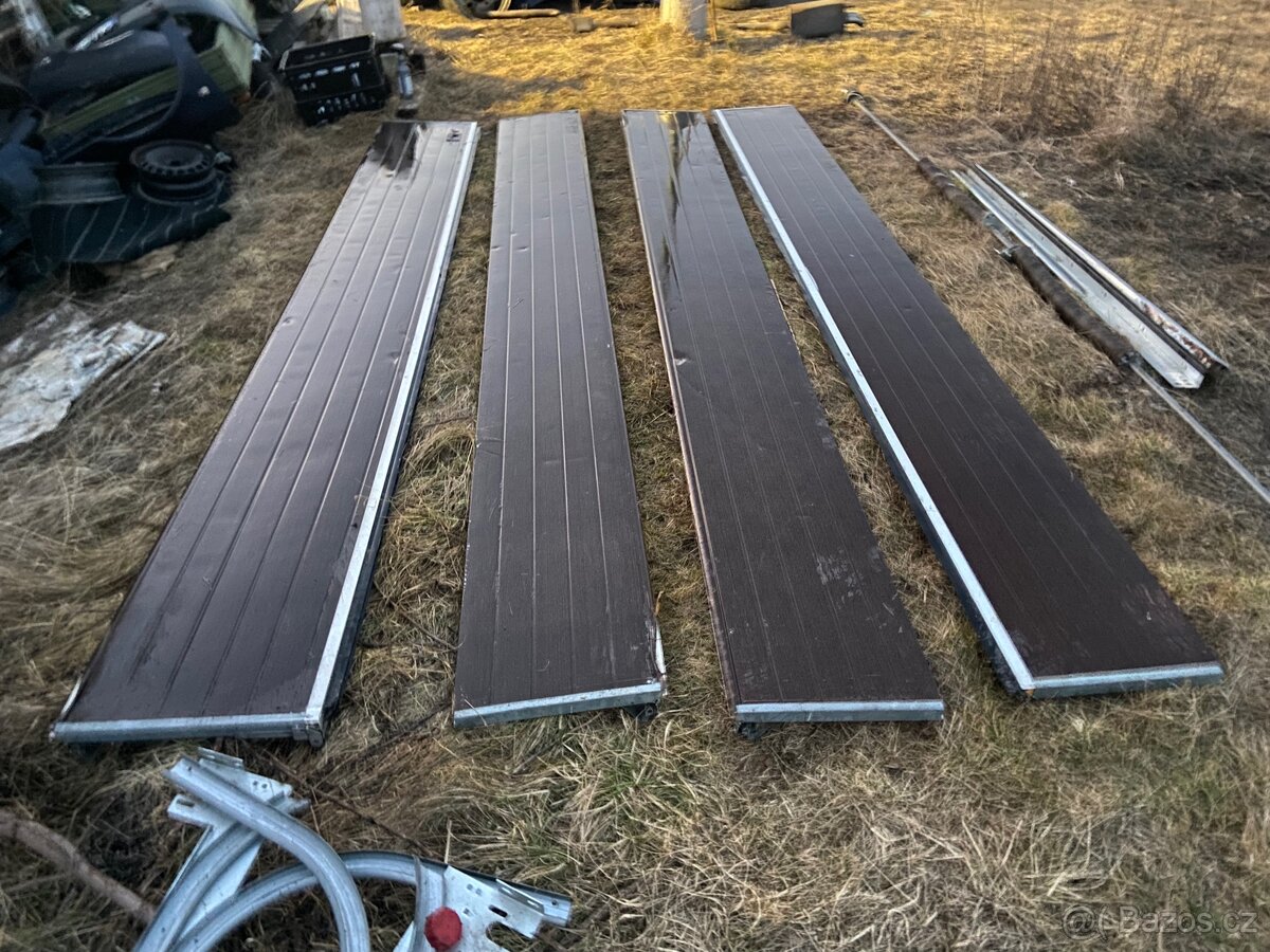 Dvojité sekční garážová vrata 485cm x 215cm